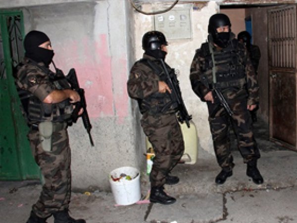 Ankara'da ev baskınları: 15 gözaltı