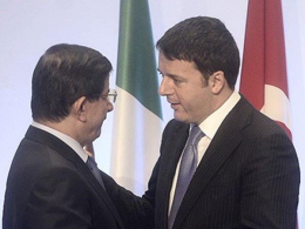 Davutoglu İtalya Başbakanı ile görüştü