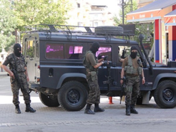 Operasyonlar devam ediyor 35 gözaltı