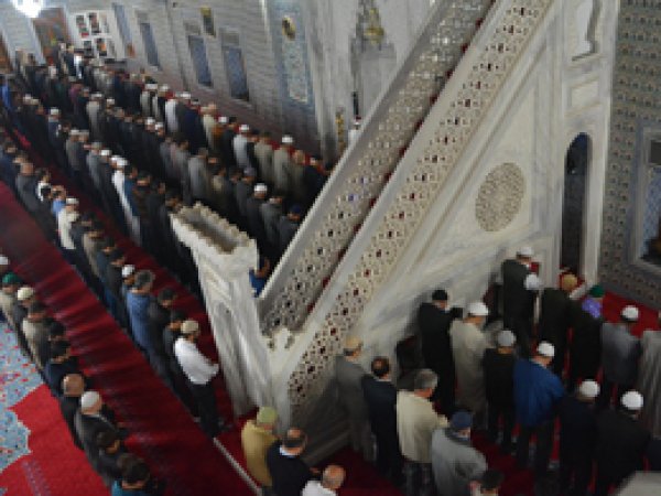 Kamu çalışanlarına Cuma Namazı izni istendi