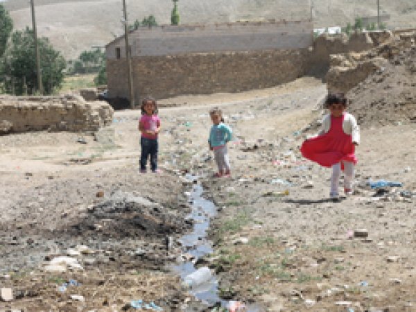 Van’da  mahalleye çevrilen köyler hizmet bekliyor
