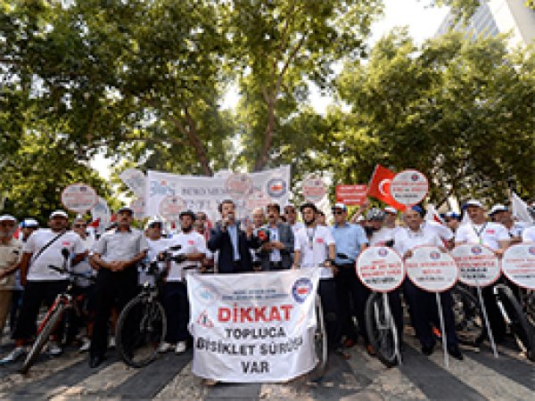 Memurlar, hakları için 800 kilometre pedal çevirdi