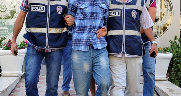 Kocaeli’de uyuşturucu baskını; 30 kişi tutuklandı