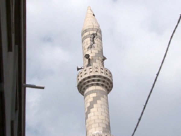 Yıldırımın hasar verdiği minare yeniden yapılacak