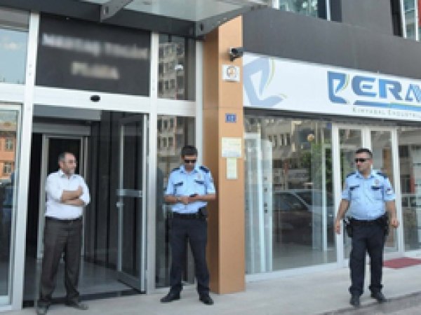 FETÖ'dan  taklit imza ile usulsüzlük