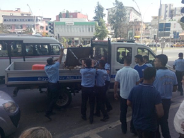 Adana’da seyyar tezgahlar toplandı