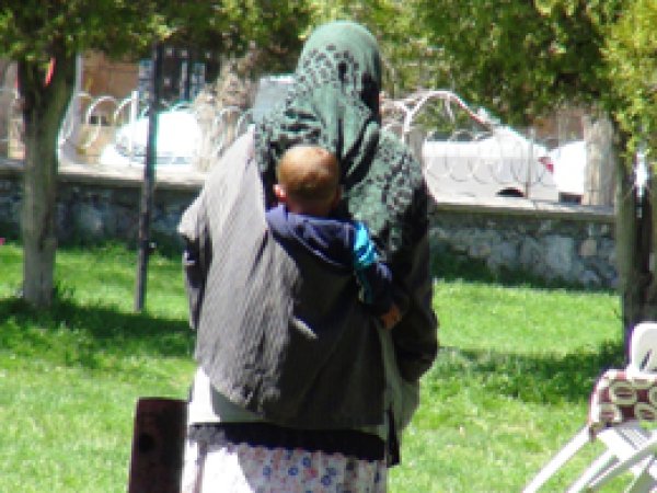 Suriyeliler barınma merkezine gönderiliyor