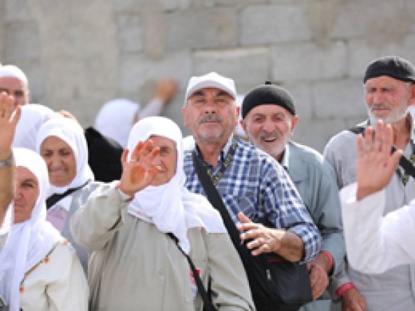Mardin'in ilk Hacı kafilesi dualarla uğurlandı