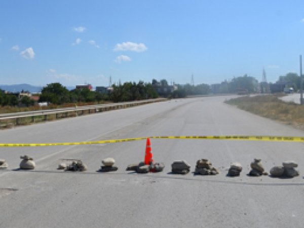 Bursa’nın en büyük çevreyolunu trafiğe kapattı
