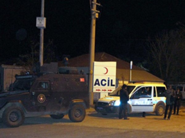 Bingöl'de polise saldırı: 2 yaralı