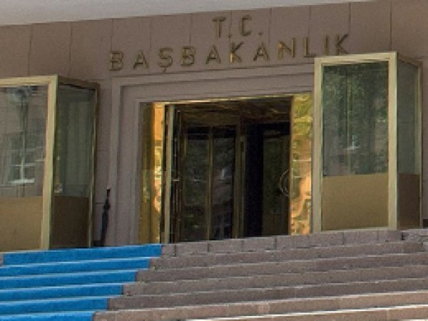 Başbakanlık'ta üçlü toplantı