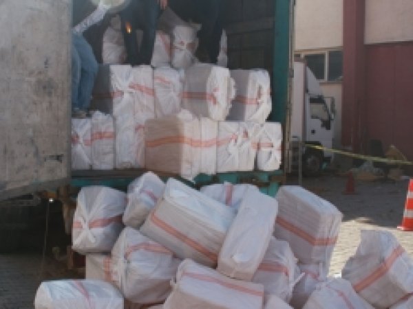 Ağrı da 96 bin paket kaçak sigara ele geçirildi