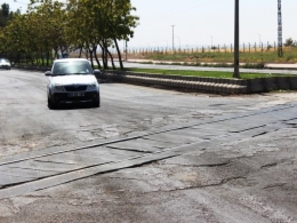 Kullanılmayan tren yolu kazalara davetiye çıkarıyor