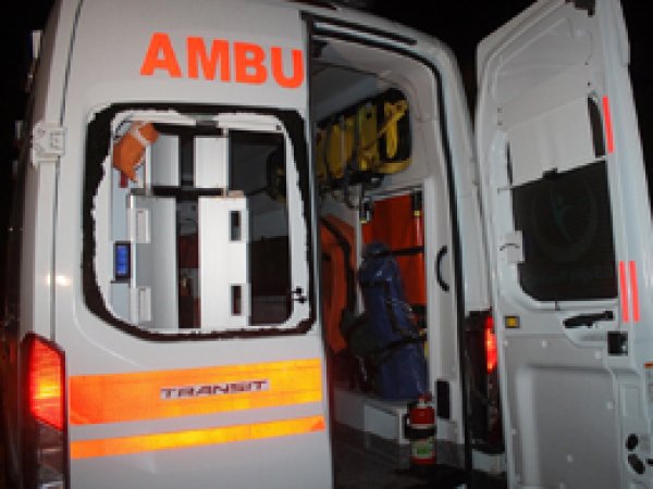 Hasta taşıyan ambulanslar hedef alınıyor 