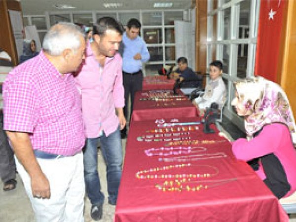 Maraş'ta engelli kursiyerlere sertifika verildi