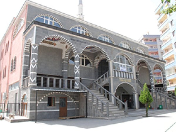 Diyarbakır'da caminin eşyaları çalındı