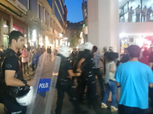 İzmit'te HDP'ye girmek isteyenlere gözaltı