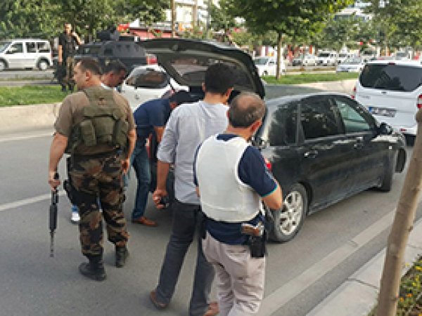 Batman'da PKK'lı taşıyan araç yakalandı