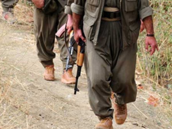 PKK Siirt'te sivil aracı taradı: 2 yaralı