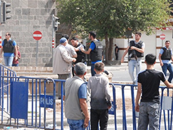 Sur'dan çıkış var, giriş yasak
