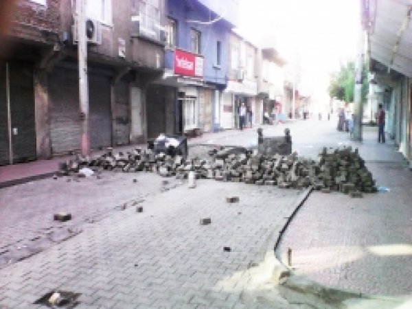 Diyarbakır'da saatli bomba paniği