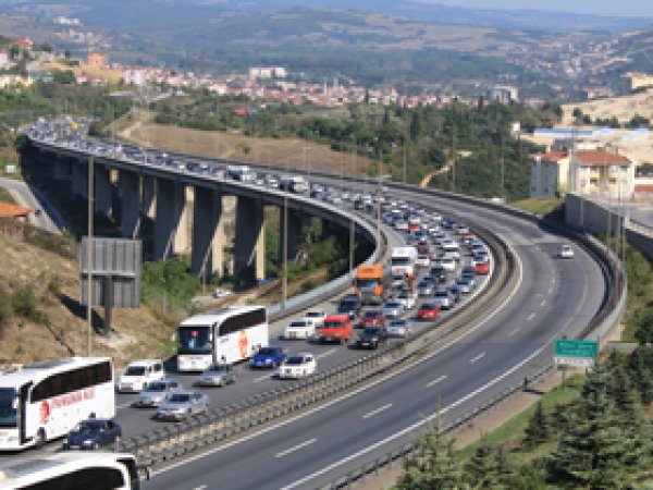 Bayram dönüşü trafik çilesi başladı