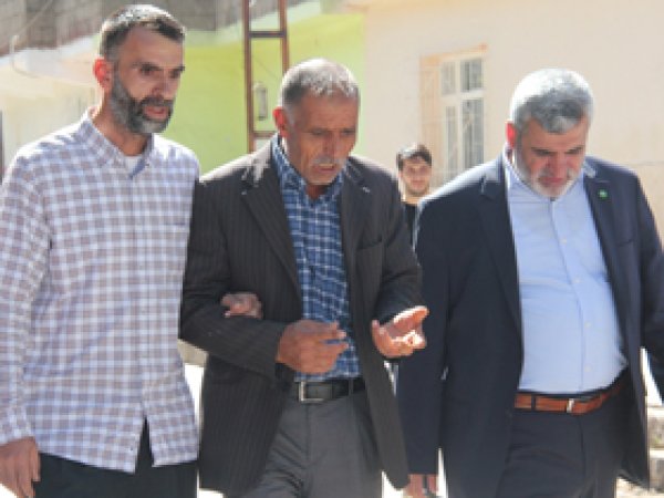 HÜDA PAR heyeti dindar aileyi tahliye etti