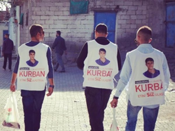 Bu bayram kapıları Yasin Börü’ler çaldı
