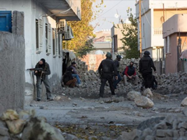 Çatışmalarda köy korucusu hayatını kaybetti