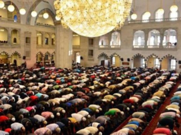 Kamu çalışanı Cuma öncesi öğle tatiline girecek