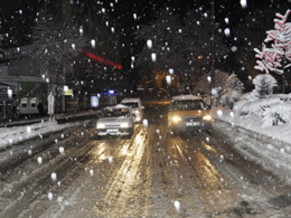 Kahramanmaraş'ta kar hayatı olumsuz etkiledi