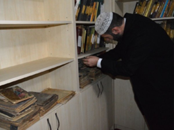 Yakılan kitaplar yaşanan zulmü gösteriyor