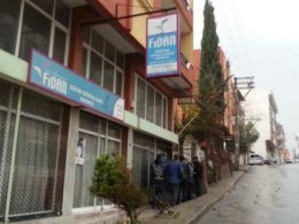 İzmir'de FETÖ'ye bağlı derneklere operasyon