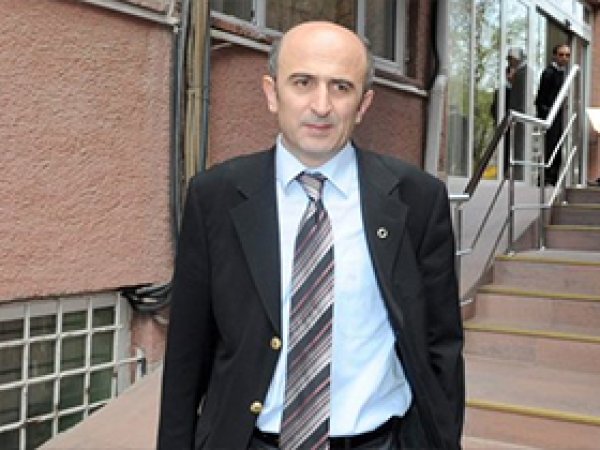 İslam düşmanlığını Danıştay'a taşıdı