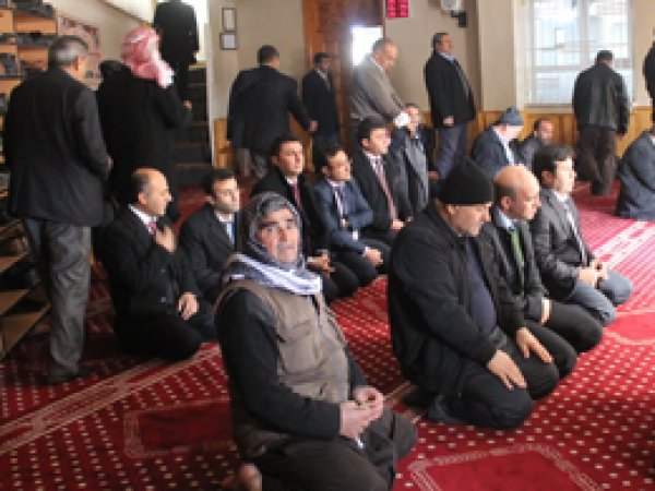 'Cuma izni genelgesi anayasaya girmeli'