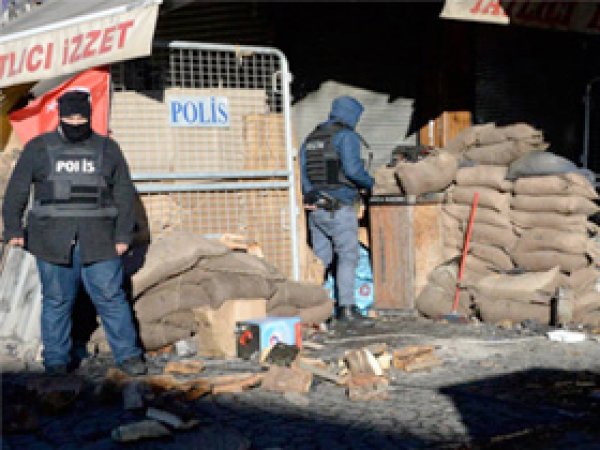 Sur'da bir polis ile bir asker hayatını kaybetti