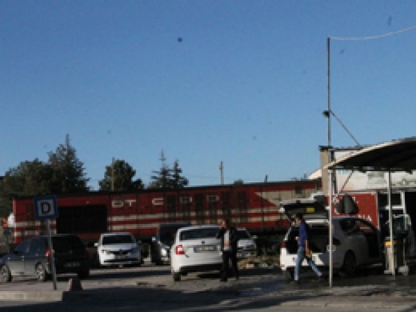 Van’da yük trenine bombalı saldırı