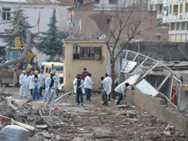 Diyarbakır'daki saldırıda 6 kişi hayatını kaybetti