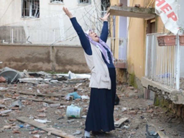 Evleri yıkılan halktan PKK'ya sert tepki