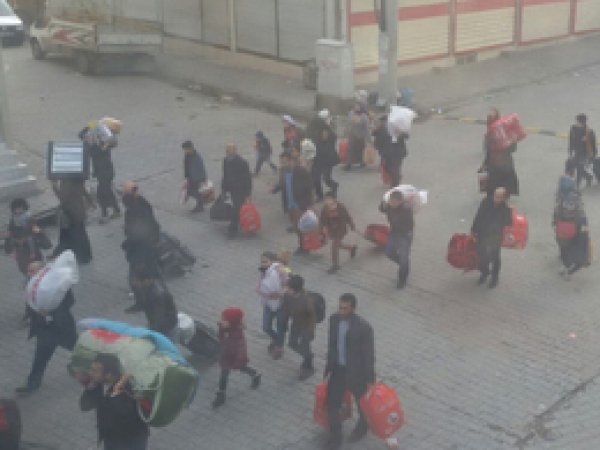 Cizreliler göç etmeye devam ediyor