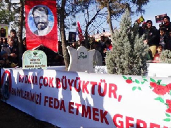 İHA: Velioğlu anmaya binlerce kişi katıldı