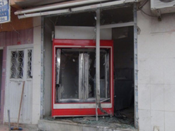 PKK’nin attığı roket işyerine isabet etti