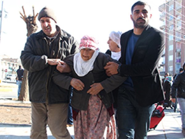 ‘Devlet-PKK oyununda olan halka oluyor’