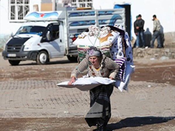 Sur'da 50 bin insan evinden göç etti