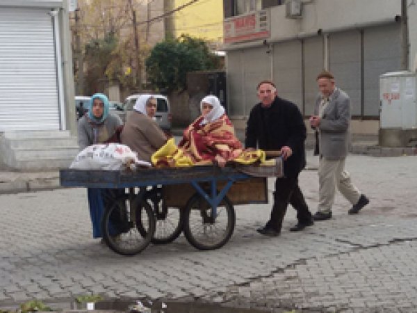 PKK Cizre'de sivillerin hedef alınmasına çalışıyor
