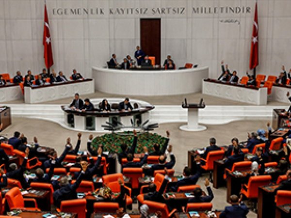 Sınır ötesi tezkeresi 13 ay uzatıldı