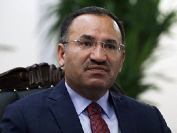 Bozdağ: FETÖ mensupları 3 ülkeye kaçabilir