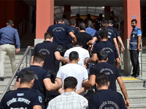 5 askeri ataşe FETÖ'den tutuklandı