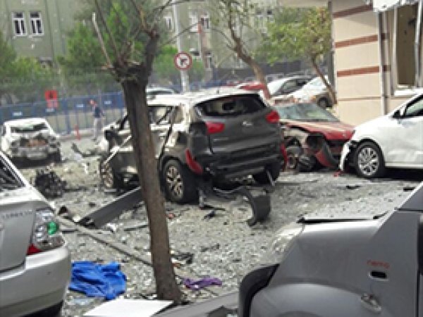 İstanbul Yenibosna'da bombalı saldırı