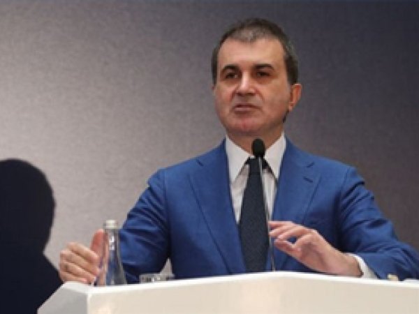 Çelik'ten Hollande'a sert 'başörtüsü' yanıtı